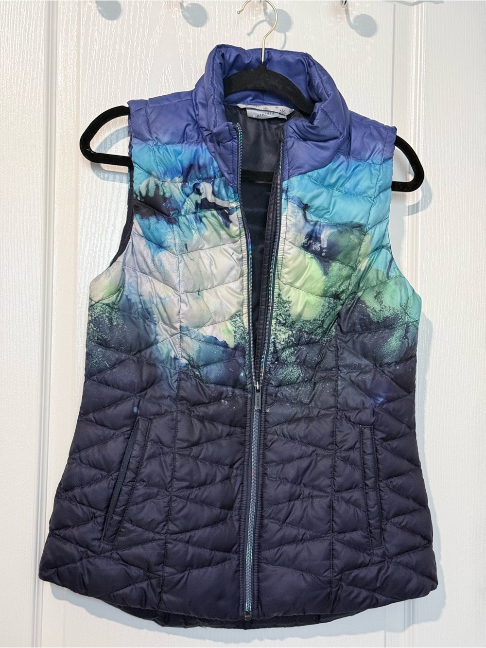 Athleta Blue and Green Ombre Quilted Puffer Vest - Women